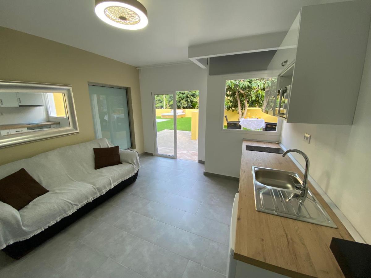 Sunny Carmelito Deluxe Apartment Mogan Exterior photo
