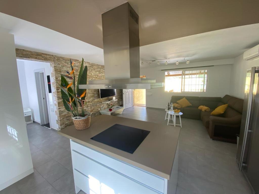 Sunny Carmelito Deluxe Apartment Mogan Exterior photo